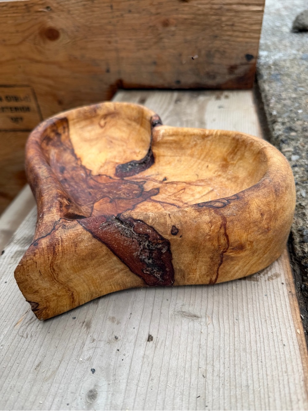 Handcrafted Burl Wood Heart-shaped Sculpture Bowl - Natural Brown